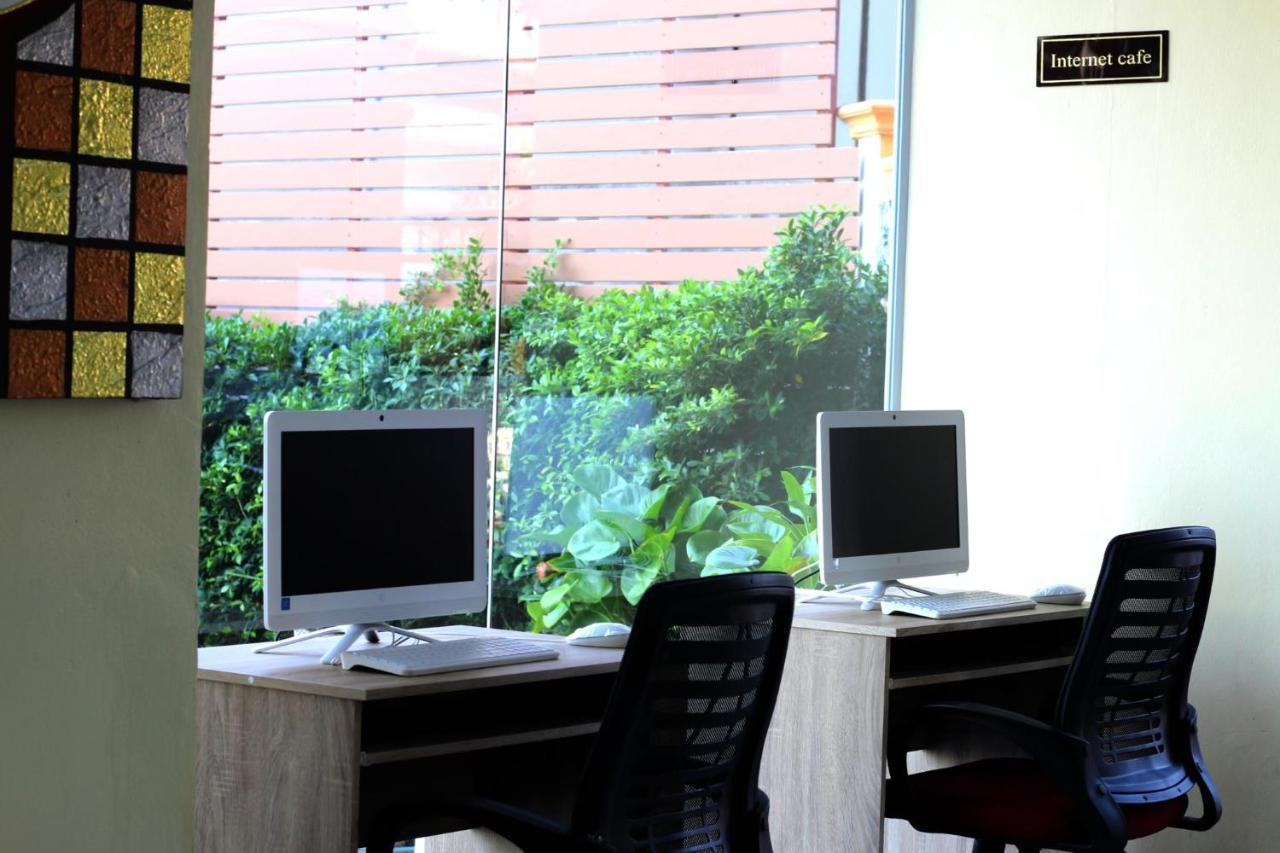 Valhalla Pattaya Hotel Джомтиен Бийч Екстериор снимка